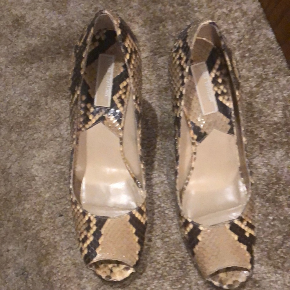 Michael Kors snakeskin shoes size 10